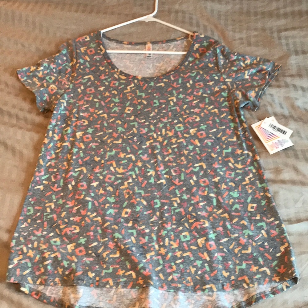 Large LuLaRoe Classic T